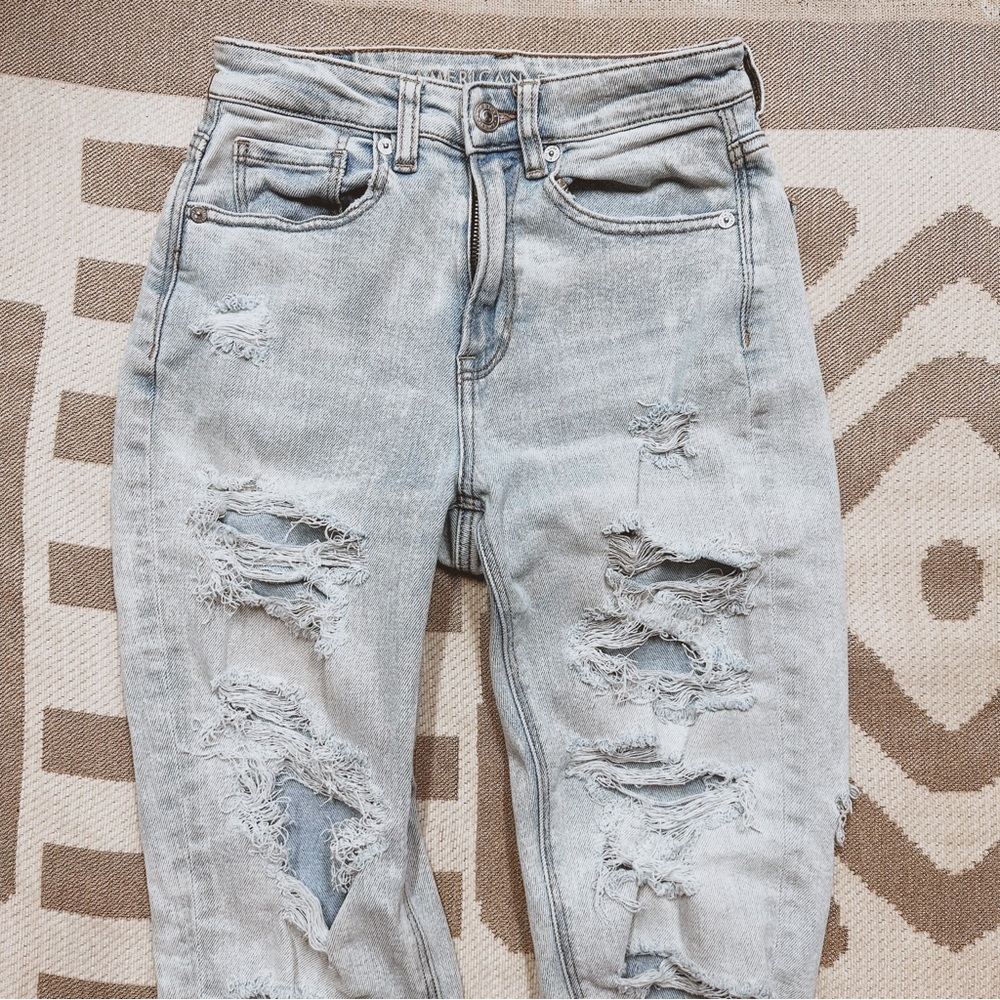 AE mom Jean stretch heavily distressed bleach wash blue 00 regular